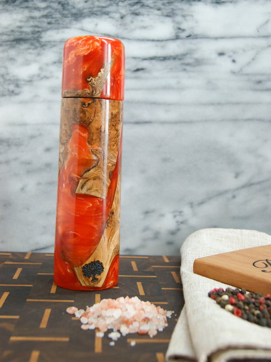 Moulin à poivres ou sel en loupe de bois cerisier et acrylique orange